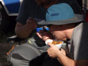 Auch die Reste von Kerstins Mittag wurden Rückstandslos vernichtet   hi ...